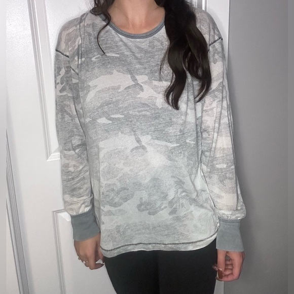 FREE PEOPLE lightweight long sleeve shirt S - Picture 2 of 3